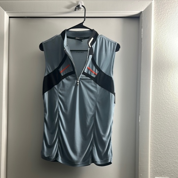 DKNY Golf Gray and Black Zip-Up Sleeveless Top - Picture 1 of 4